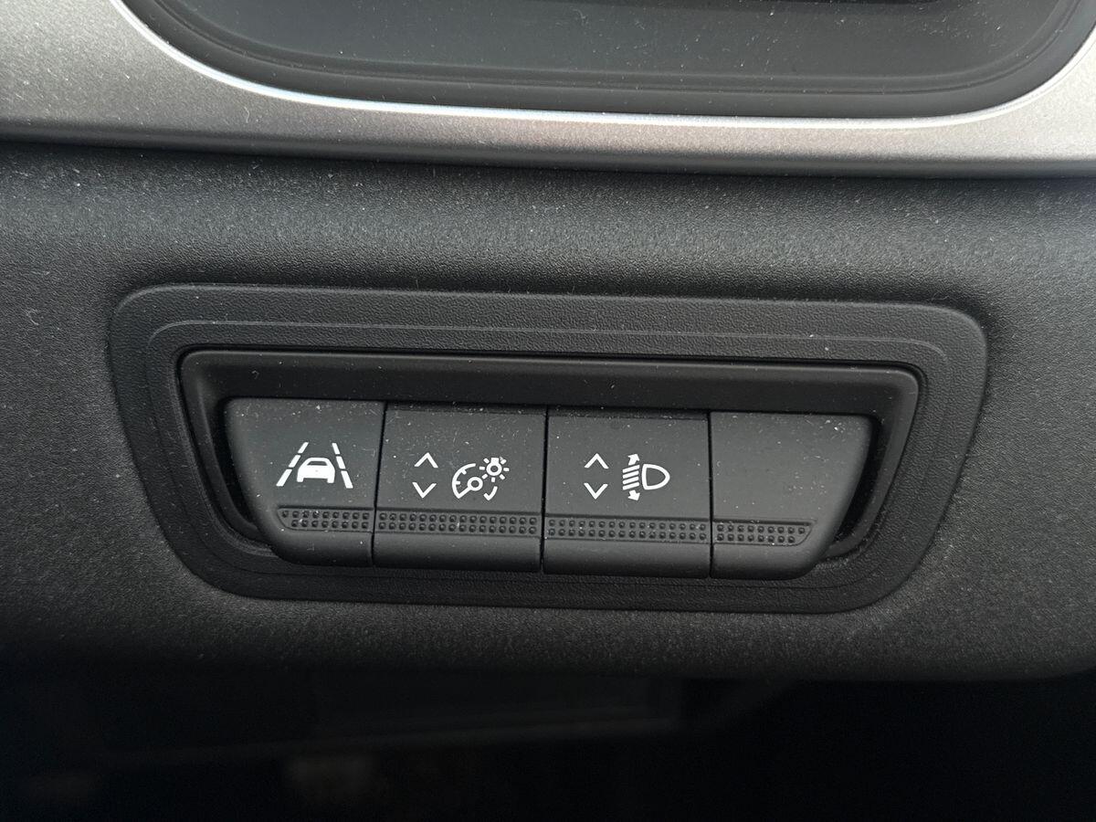 Used Renault Captur 2021 for sale - 77839761: Photo 27