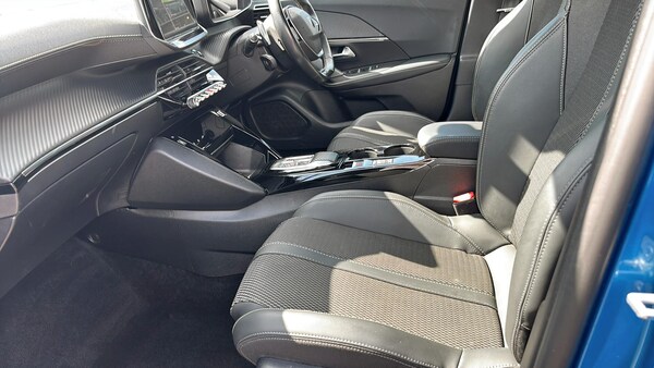 Used Peugeot 2008 2023 for sale - 75564379: Photo 12