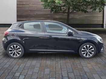 Used Renault Clio 2023 for sale - 77598153: Photo