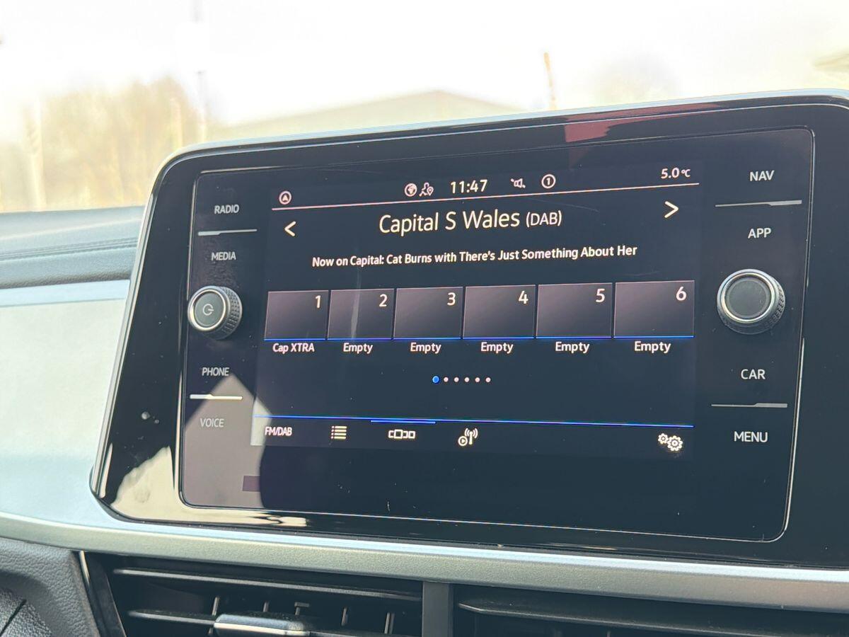 Used Volkswagen T-Roc 2023 for sale - 76824438: Photo 16