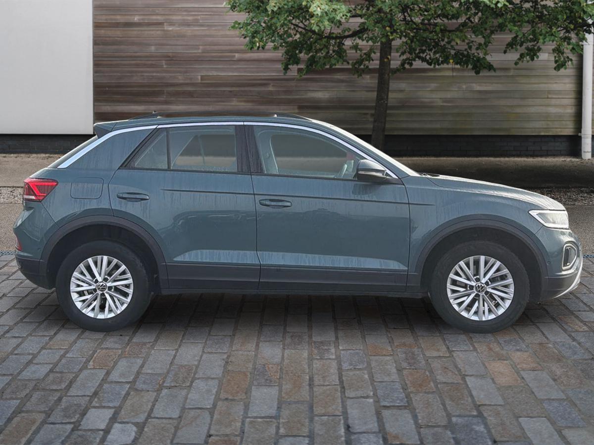Used Volkswagen T-Roc 2023 for sale - 76824438: Photo 2