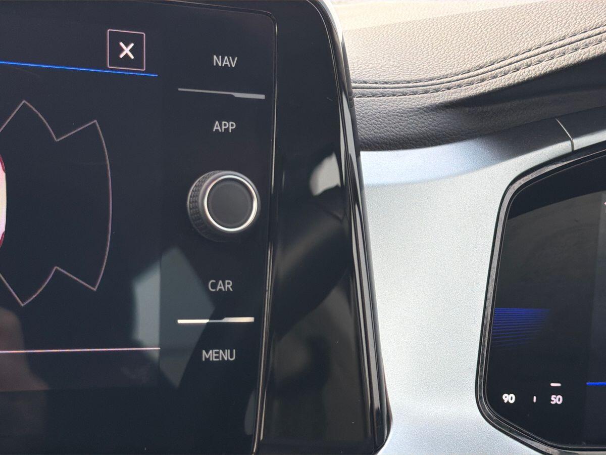 Used Volkswagen T-Roc 2023 for sale - 76824438: Photo 26