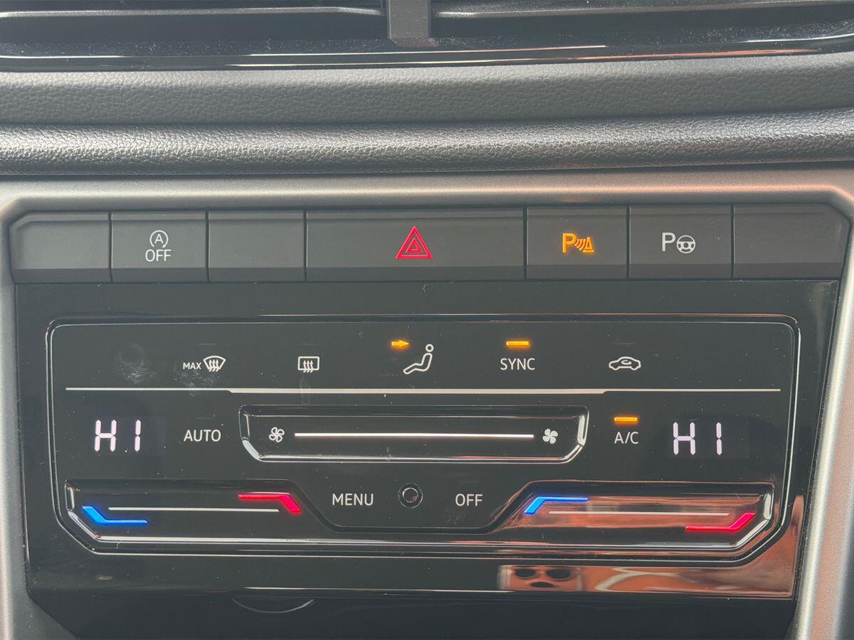 Used Volkswagen T-Roc 2023 for sale - 76824438: Photo 27