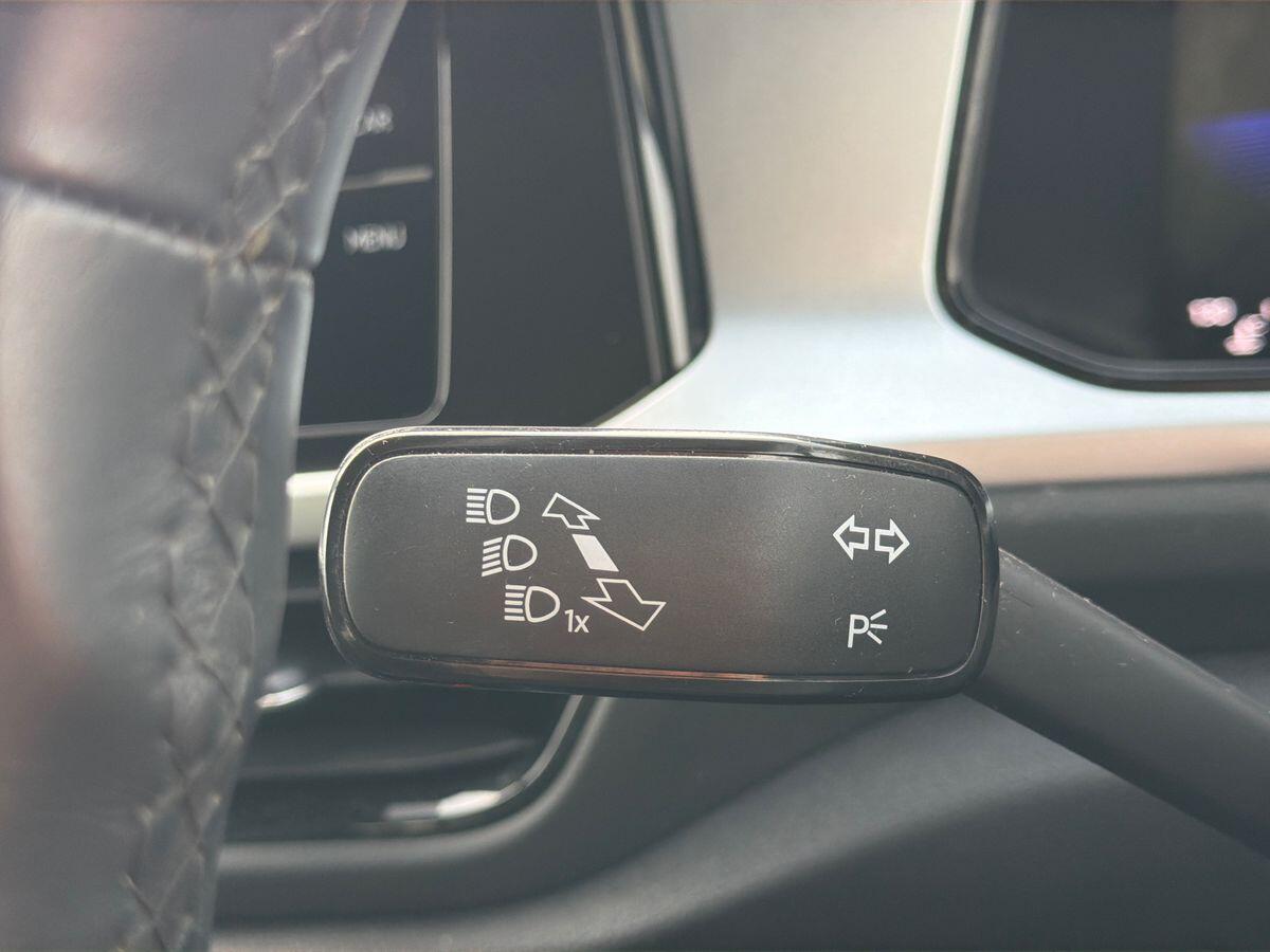 Used Volkswagen T-Roc 2023 for sale - 76824438: Photo 31