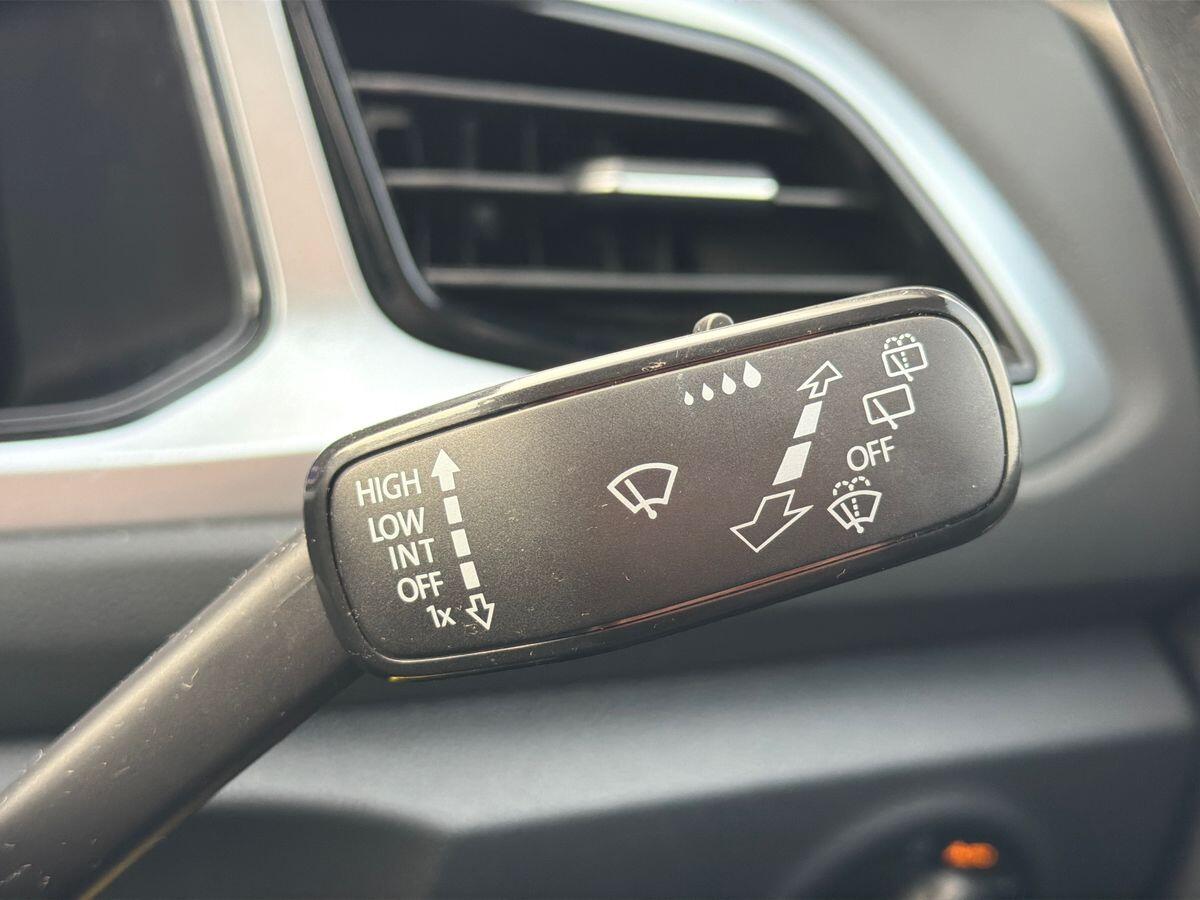 Used Volkswagen T-Roc 2023 for sale - 76824438: Photo 32