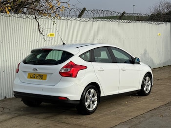 Used Ford Focus 2011 for sale - 76612879: Photo
