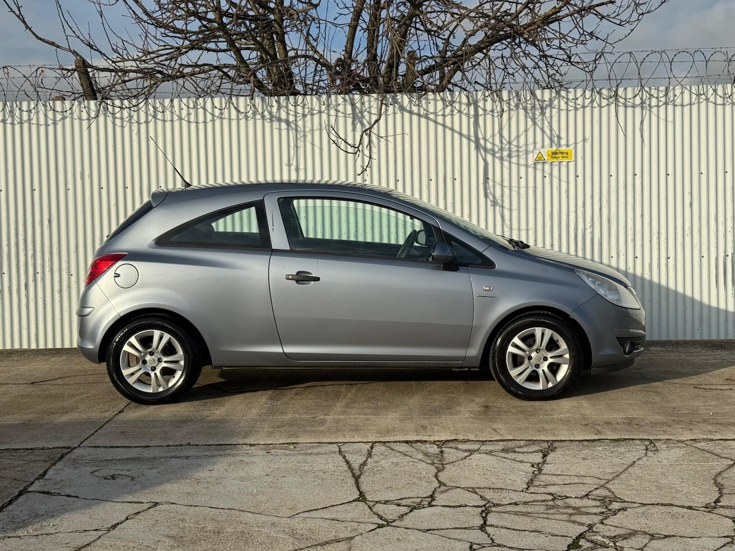 Used Vauxhall Corsa 2010 for sale - 76824416: Photo 3