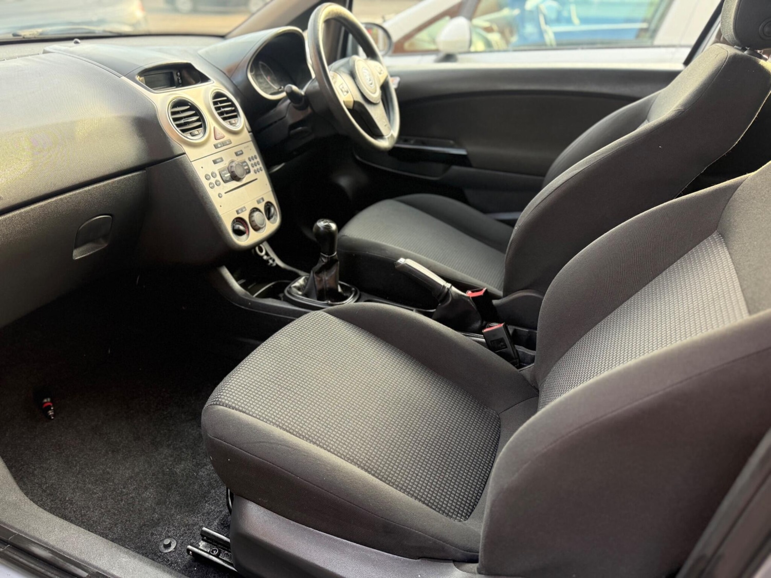 Used Vauxhall Corsa 2010 for sale - 76824416: Photo 5