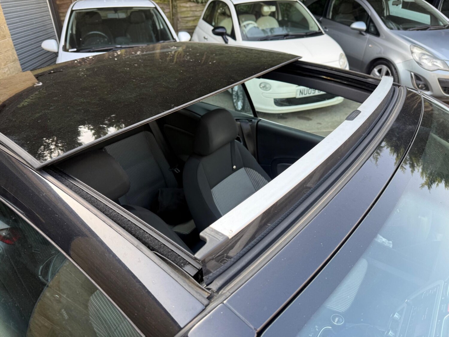 Used Volkswagen EOS 2010 for sale - 78020051: Photo 10