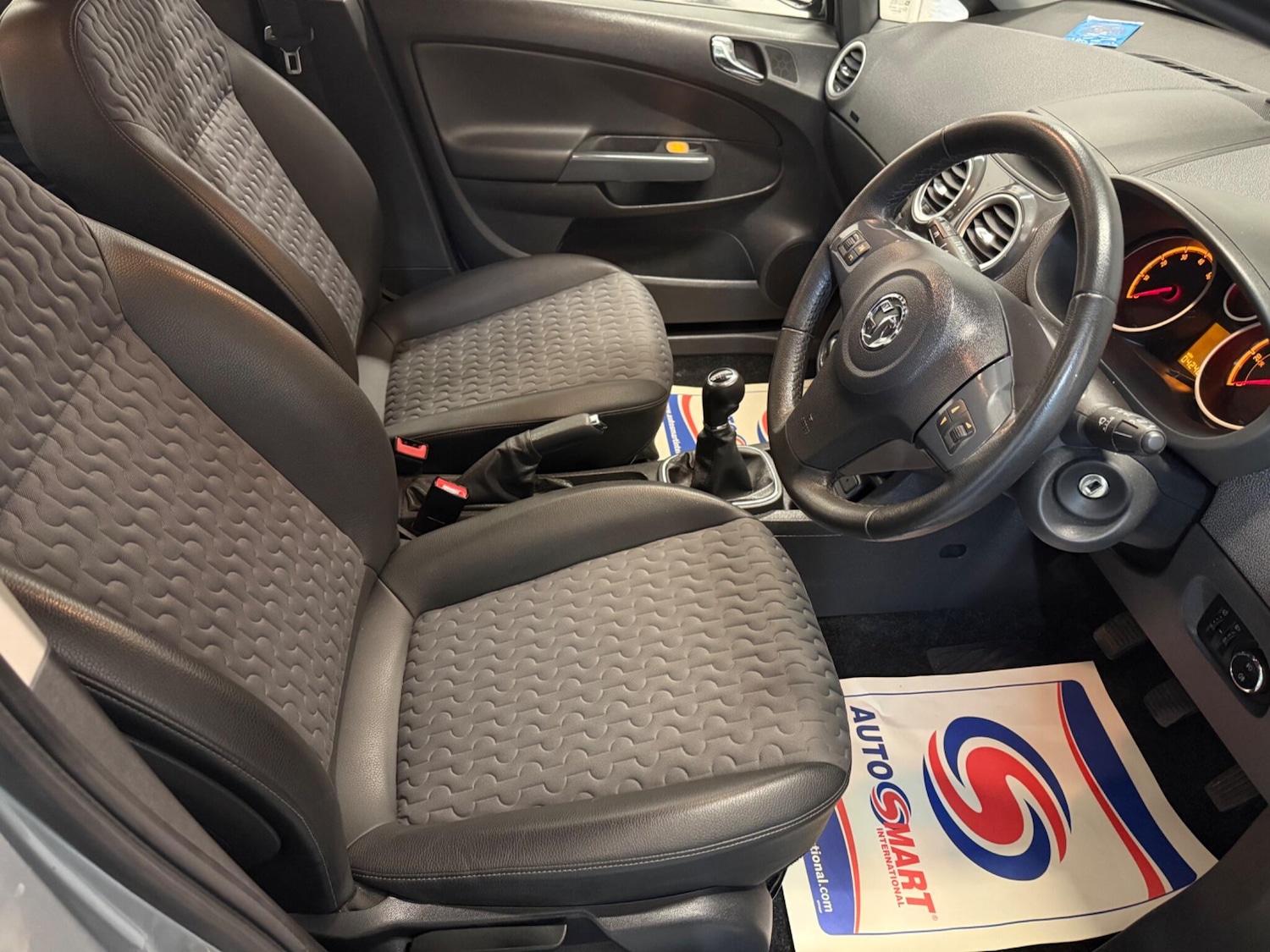 Used Vauxhall Corsa 2012 for sale - 77853148: Photo 5