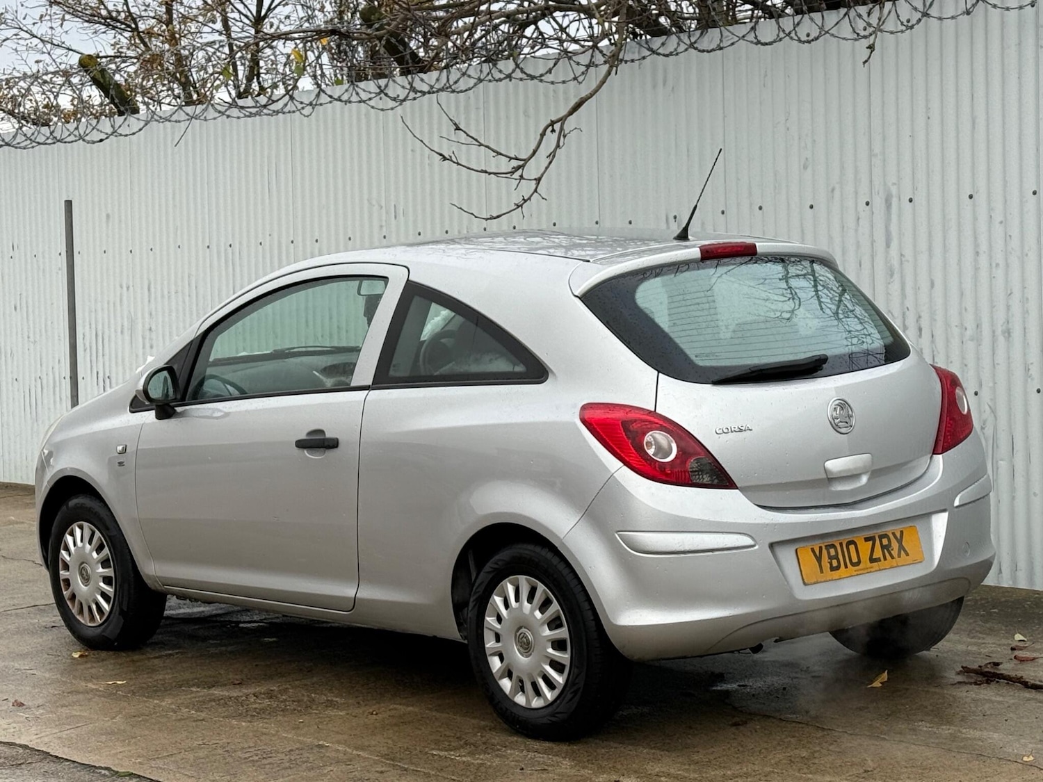 Used Vauxhall Corsa 2010 for sale - 76634162: Photo 5