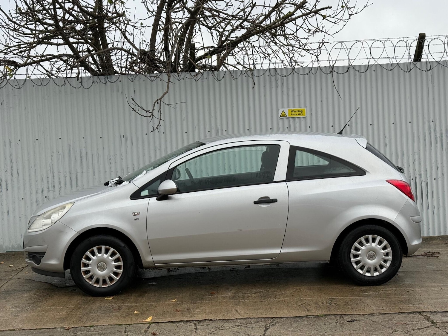 Used Vauxhall Corsa 2010 for sale - 76634162: Photo 6