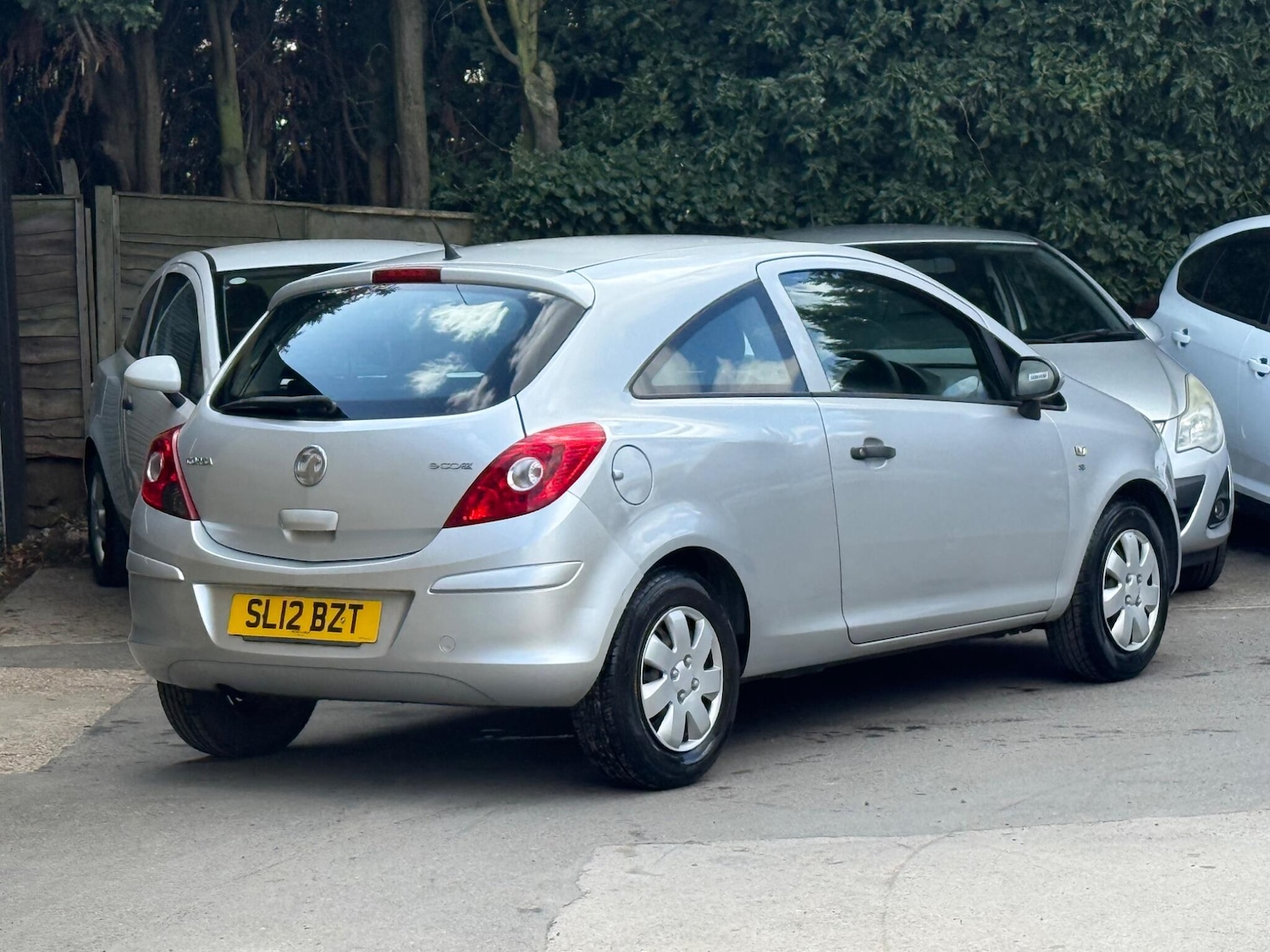 Used Vauxhall Corsa 2012 for sale - 78203922: Photo 3