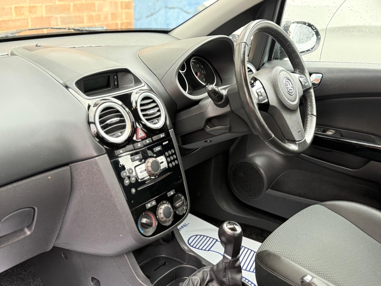 Used Vauxhall Corsa 2010 for sale - 77574496: Photo 3