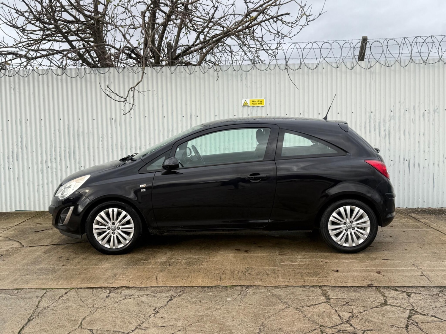 Used Vauxhall Corsa 2011 for sale - 76715042: Photo 6