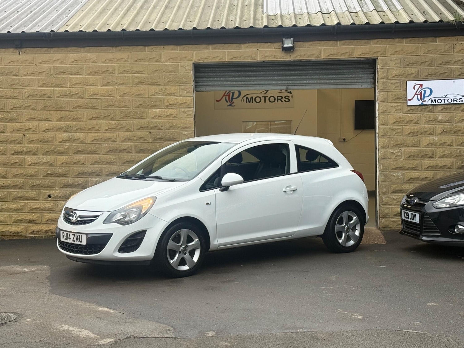 Used Vauxhall Corsa 2014 for sale - 77331646: Photo 5