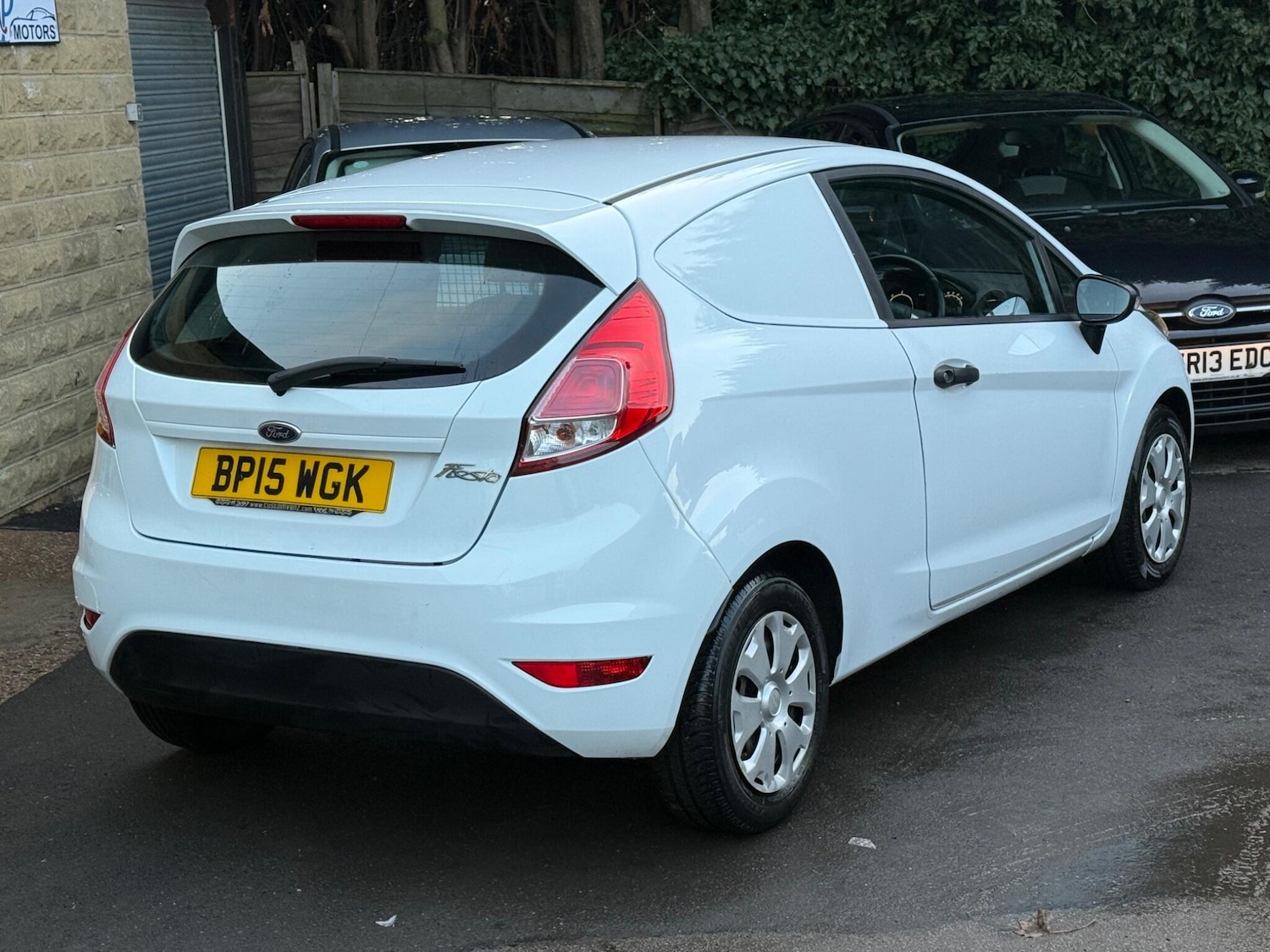 Used Ford Fiesta 2015 for sale - 77131080: Photo 3