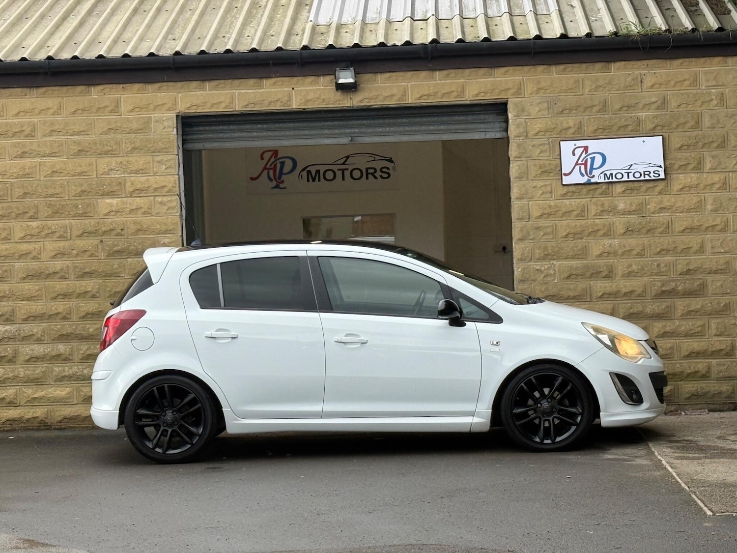 Used Vauxhall Corsa for sale - 77682901: Photo 3