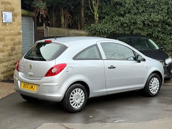 Used Vauxhall Corsa 2010 for sale - 77155569: Photo