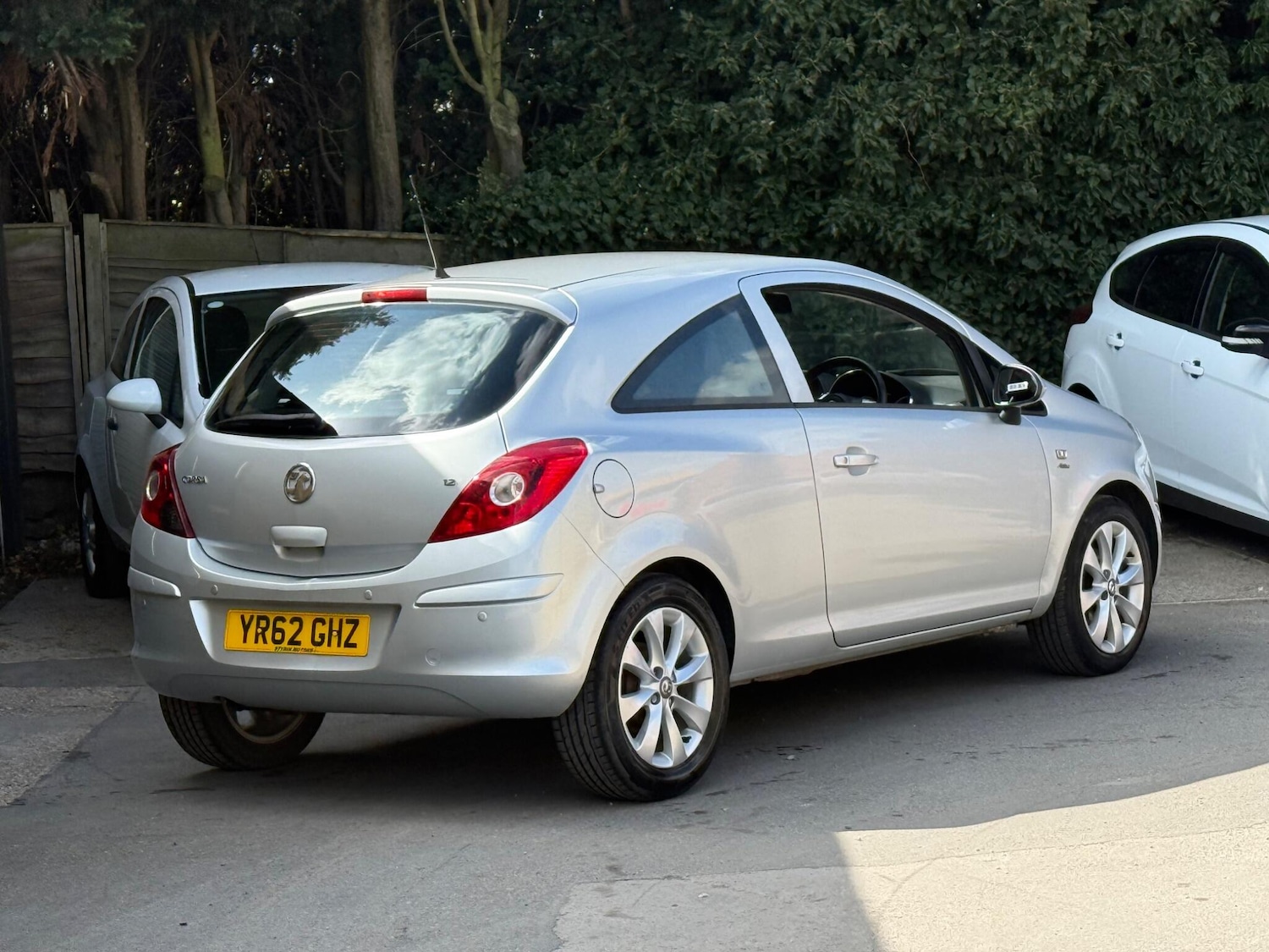 Used Vauxhall Corsa 2012 for sale - 78205346: Photo 3