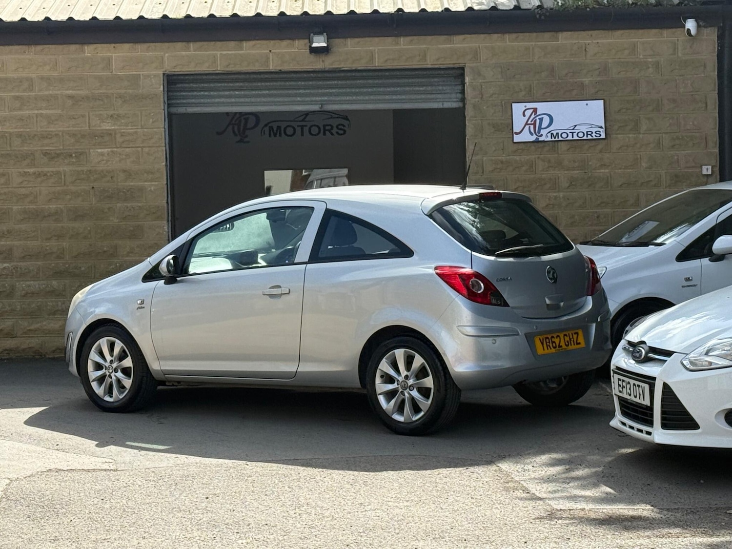 Used Vauxhall Corsa 2012 for sale - 78205346: Photo 4