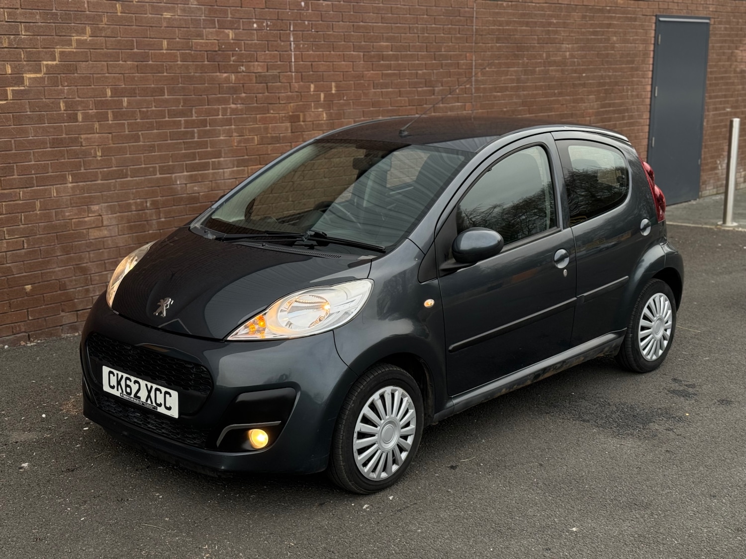 Vehicle 28