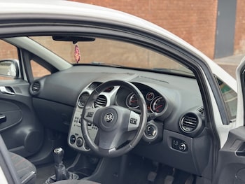 Used Vauxhall Corsa 2010 for sale - 75753597: Photo