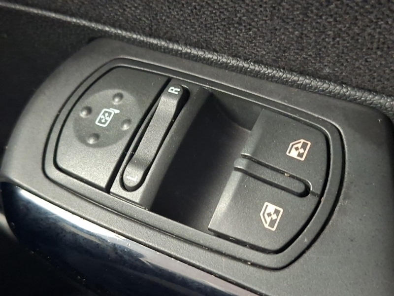 Used Vauxhall Corsa 2013 for sale - 77975022: Photo 19