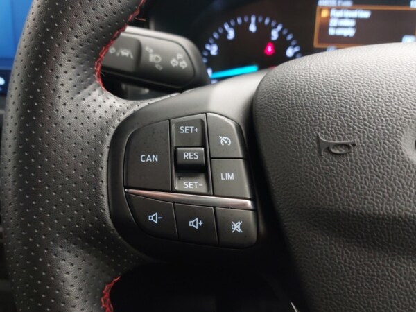 Used Ford Focus 2023 for sale - 75702244: Photo 17