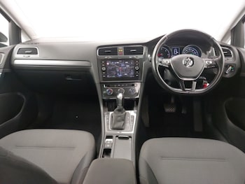 Used Volkswagen Golf 2019 for sale - 76537040: Photo