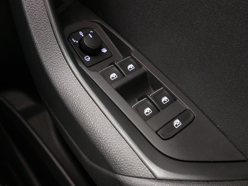 Used Skoda Karoq 2018 for sale - 76970323: Photo 17