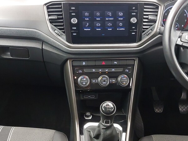 Used Volkswagen T-Roc 2018 for sale - 76225734: Photo 10