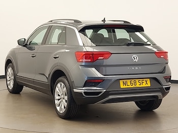 Used Volkswagen T-Roc 2018 for sale - 76225734: Photo