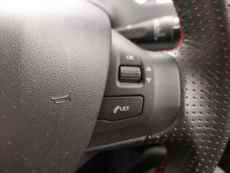 Used Peugeot 2008 2017 for sale - 76560432: Photo 13