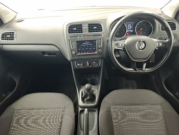 Used Volkswagen Polo 2015 for sale - 78274480: Photo