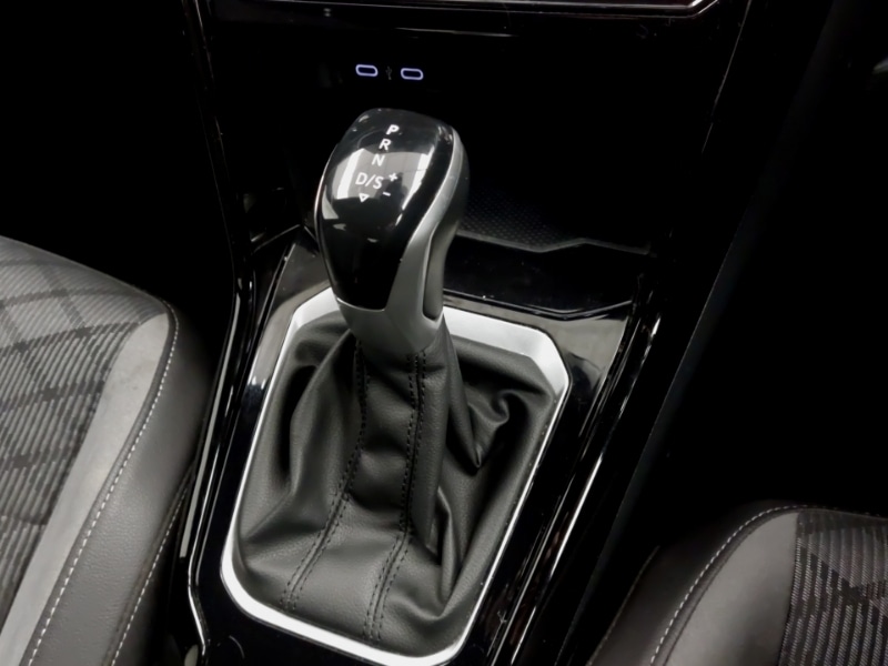 Used Volkswagen T-Roc 2022 for sale - 76465172: Photo 12