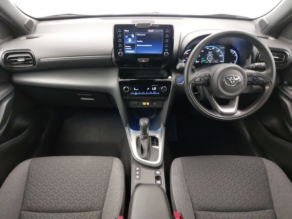 Used Toyota Yaris Cross 2022 for sale - 76108318: Photo 2
