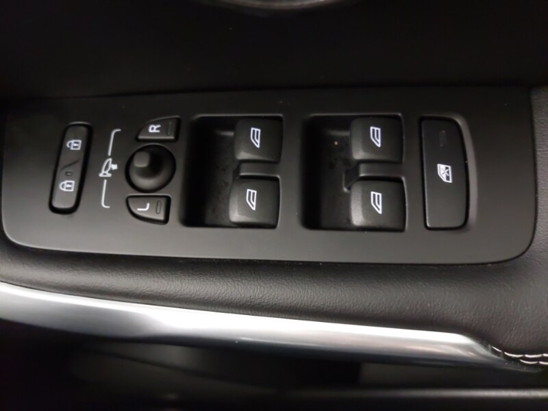 Used Volvo V40 2019 for sale - 76518789: Photo 12