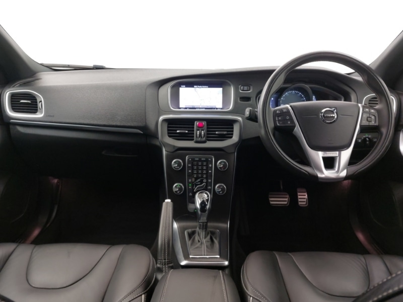 Used Volvo V40 2019 for sale - 76518789: Photo 2