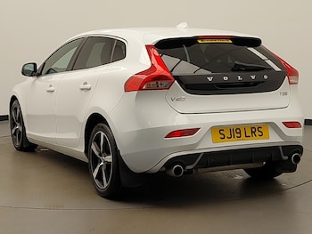Used Volvo V40 2019 for sale - 76518789: Photo