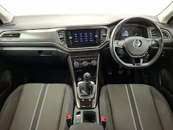 Used Volkswagen T-Roc 2019 for sale - 78559880: Photo