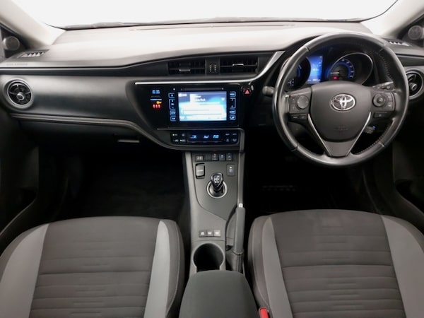 Used Toyota Auris 2017 for sale - 76208431: Photo 2