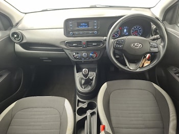 Used Hyundai i10 2023 for sale - 78962965: Photo