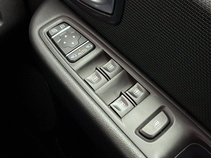 Used Renault Clio 2018 for sale - 77682464: Photo 18