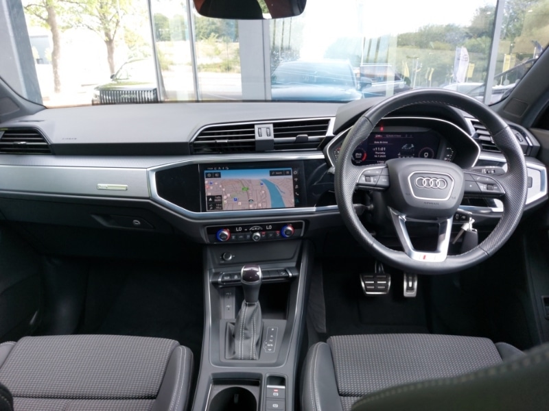 Used Audi Q3 2023 for sale - 76609941: Photo 2