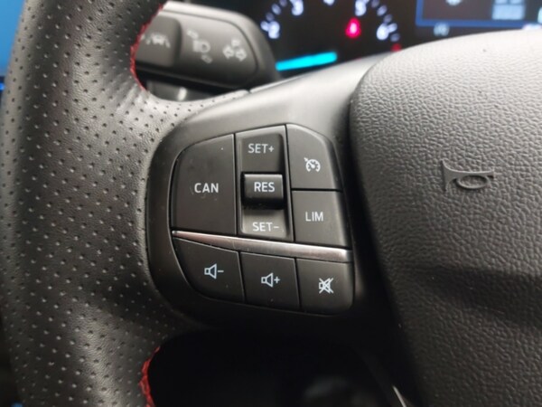 Used Ford Focus 2023 for sale - 76165997: Photo 17