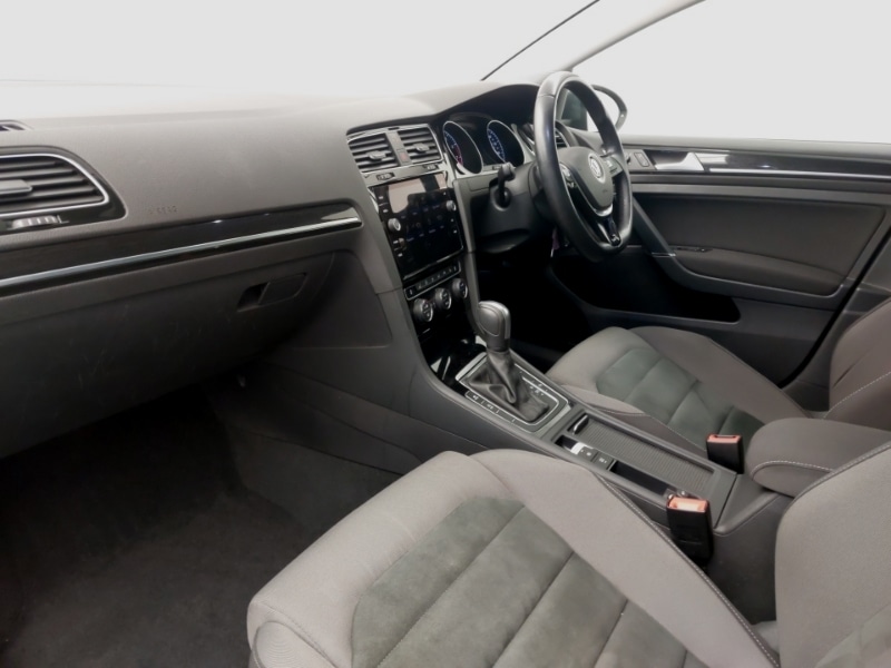 Used Volkswagen Golf 2020 for sale - 76053126: Photo 5