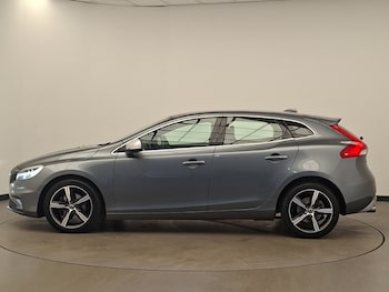 Used Volvo V40 2018 for sale - 78664611: Photo