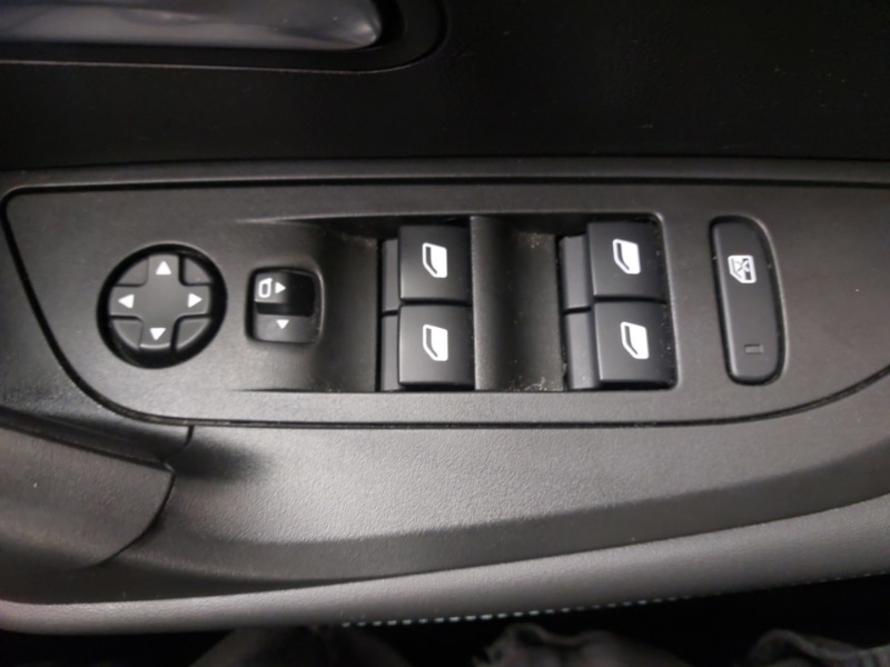 Used Peugeot 2008 2022 for sale - 76560429: Photo 12