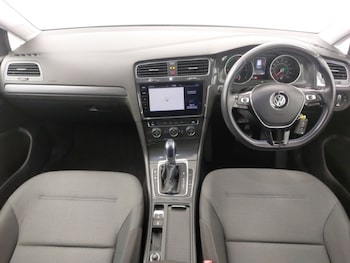 Used Volkswagen Golf 2019 for sale - 75595173: Photo